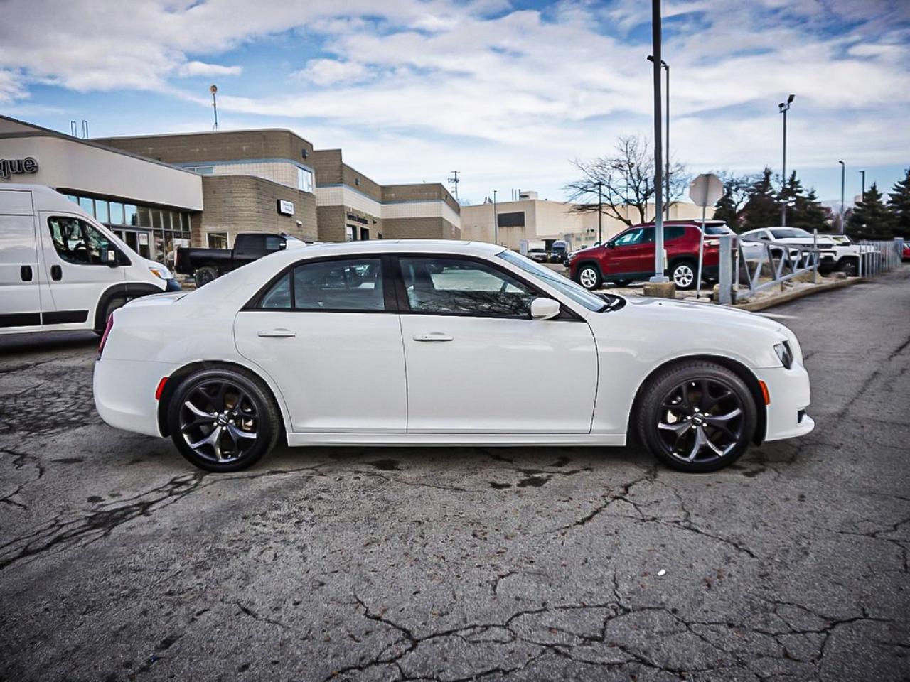 2023 Chrysler 300  Photo