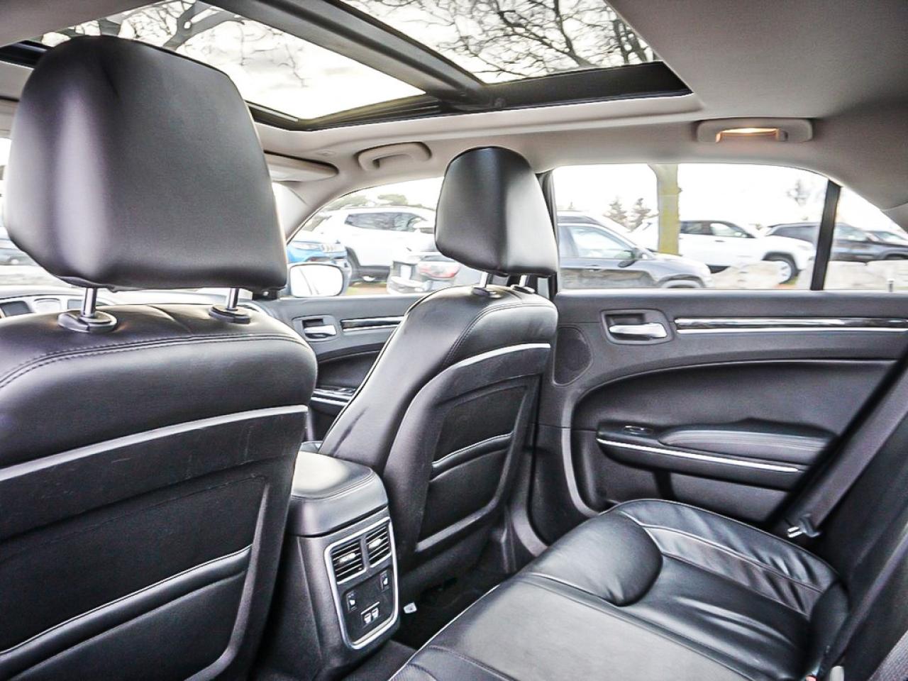 2023 Chrysler 300  Photo