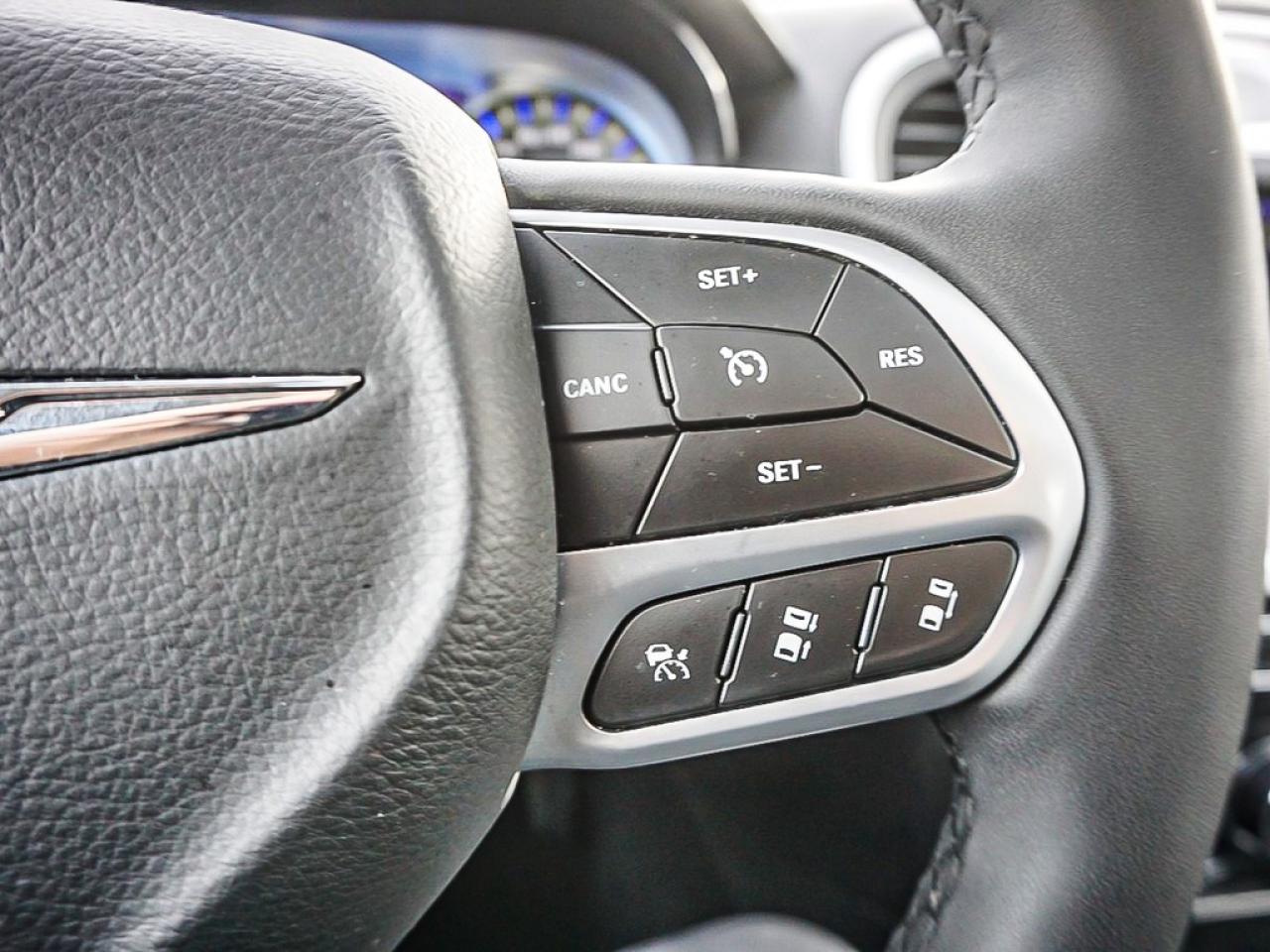 2023 Chrysler 300  Photo