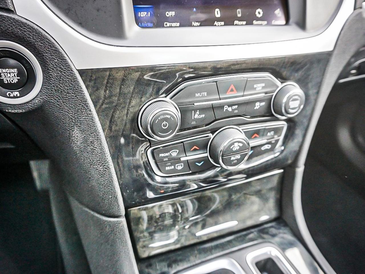 2023 Chrysler 300  Photo