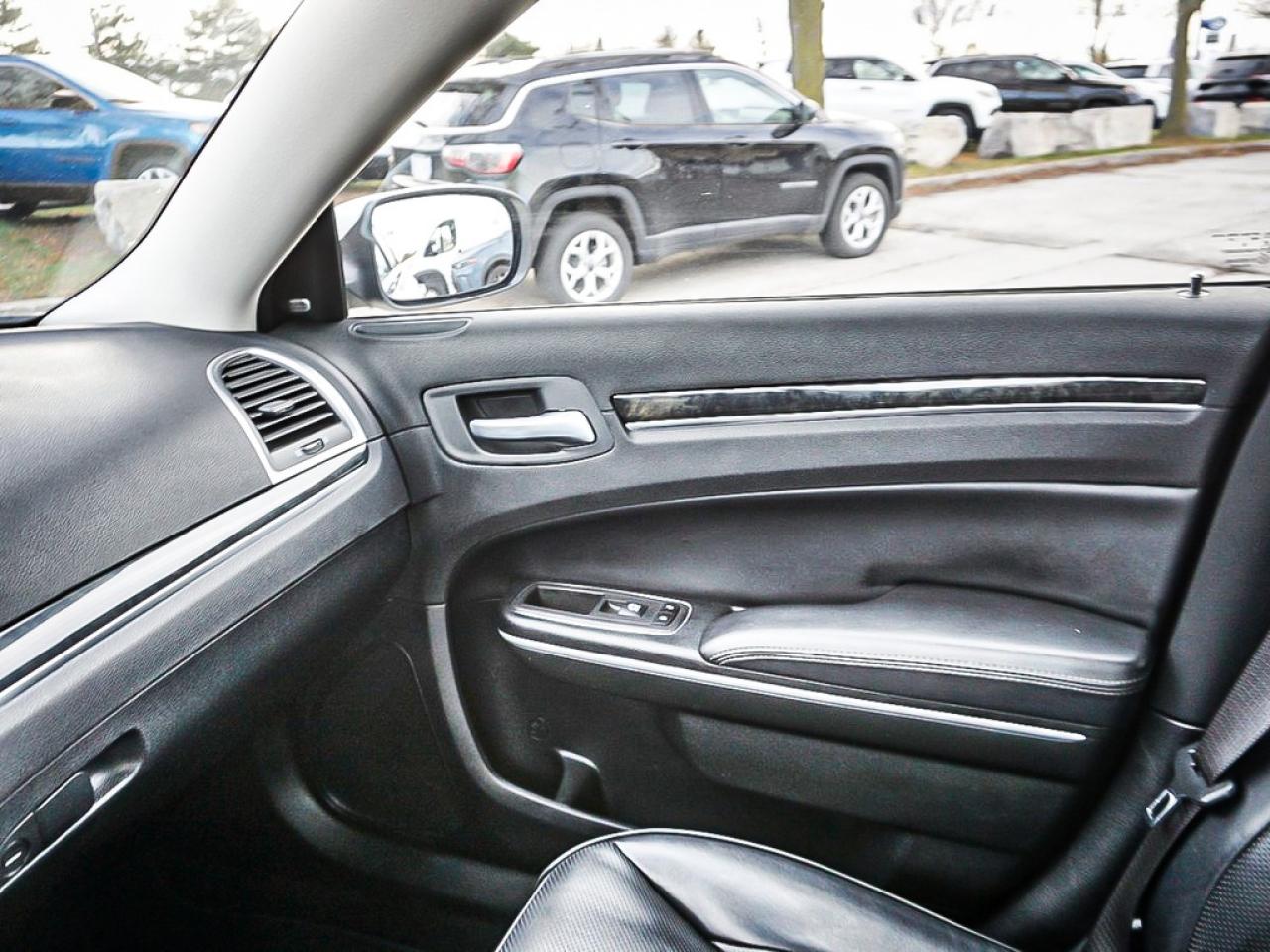 2023 Chrysler 300  Photo