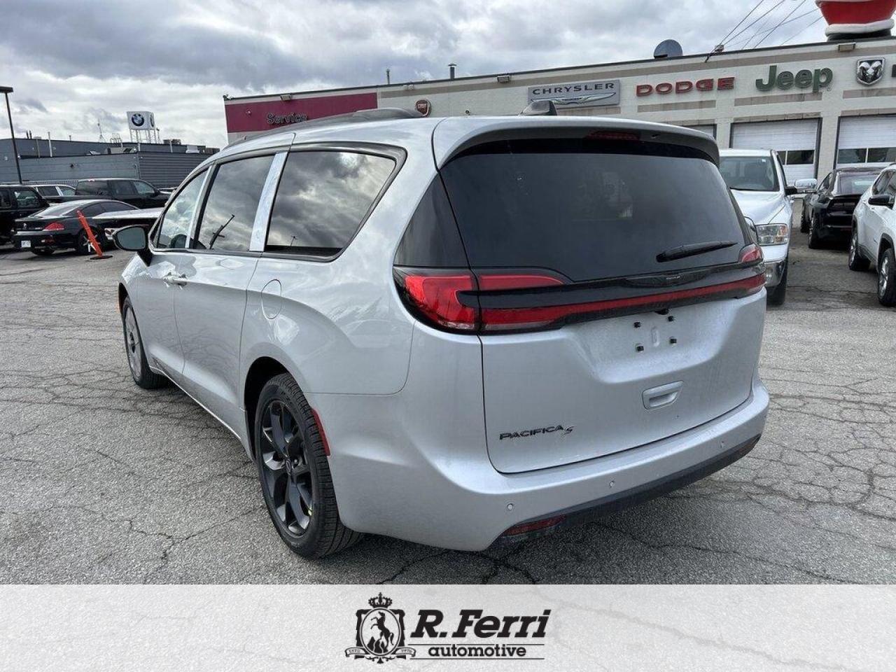 2026 Chrysler Pacifica Select Front-Wheel Drive Passenger Van Photo