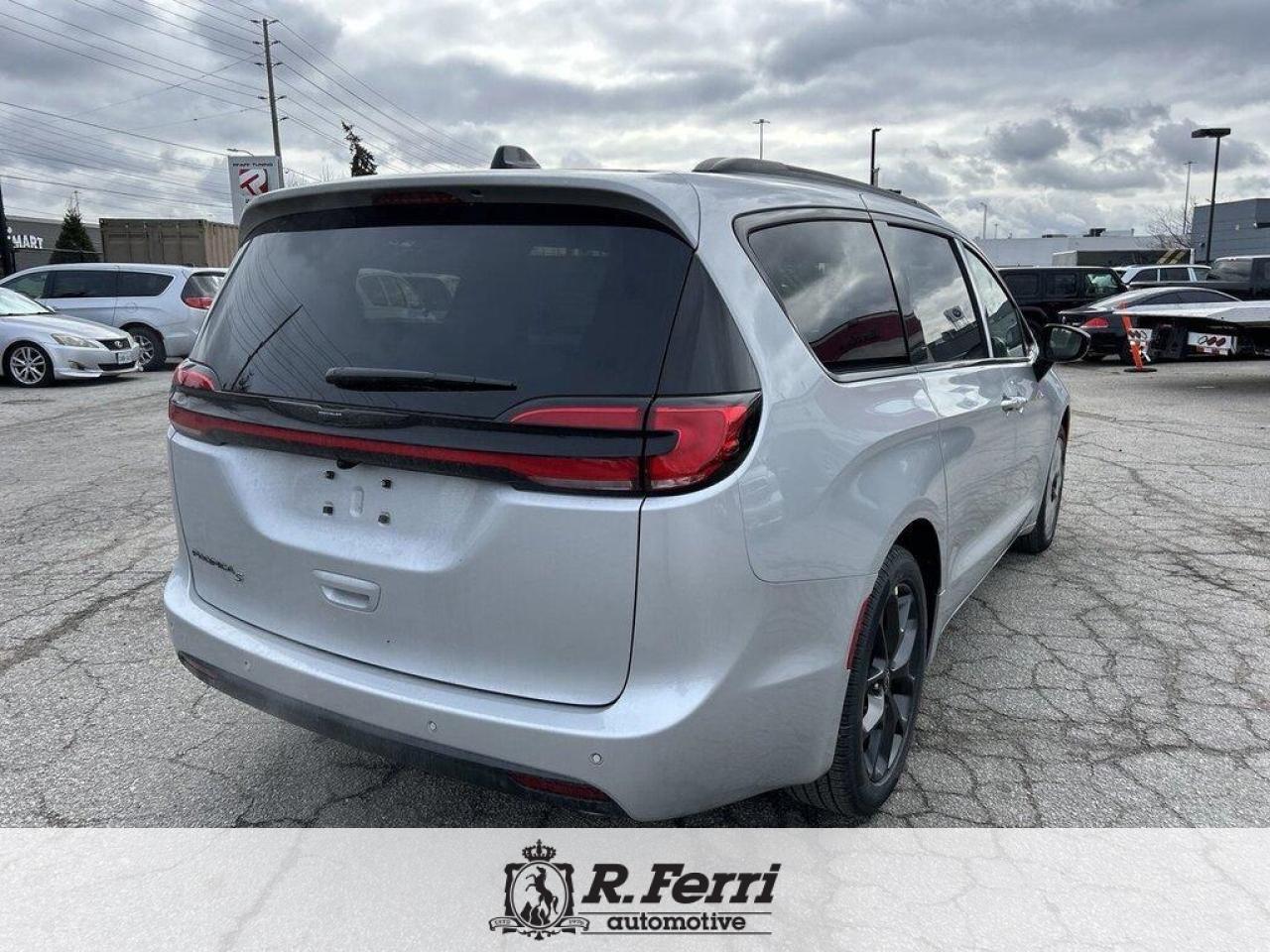 2026 Chrysler Pacifica Select Front-Wheel Drive Passenger Van Photo