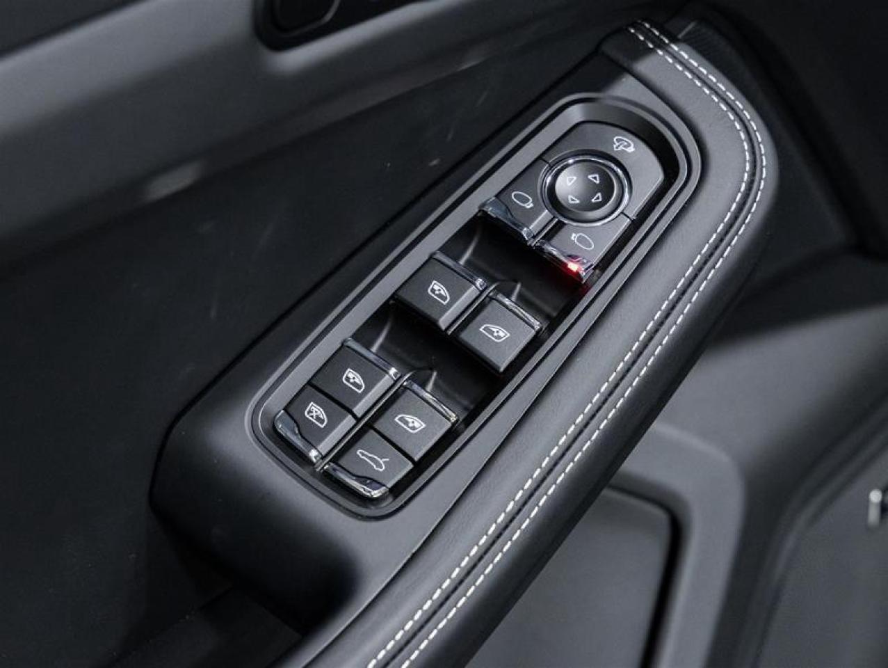 2026 Porsche Macan  Photo