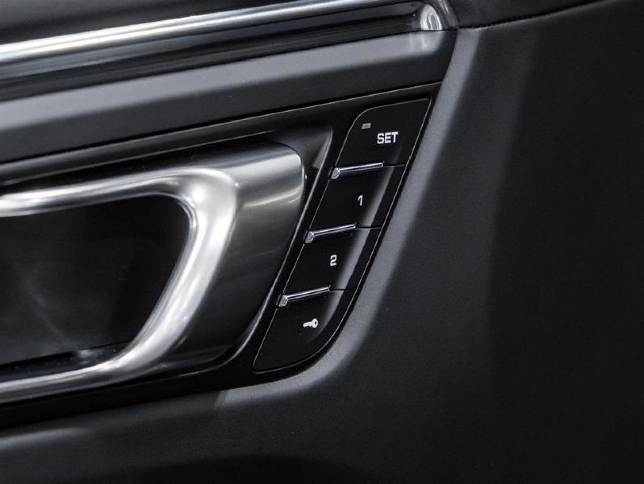 2026 Porsche Macan  Photo