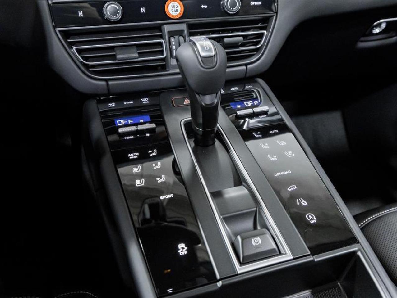 2026 Porsche Macan  Photo