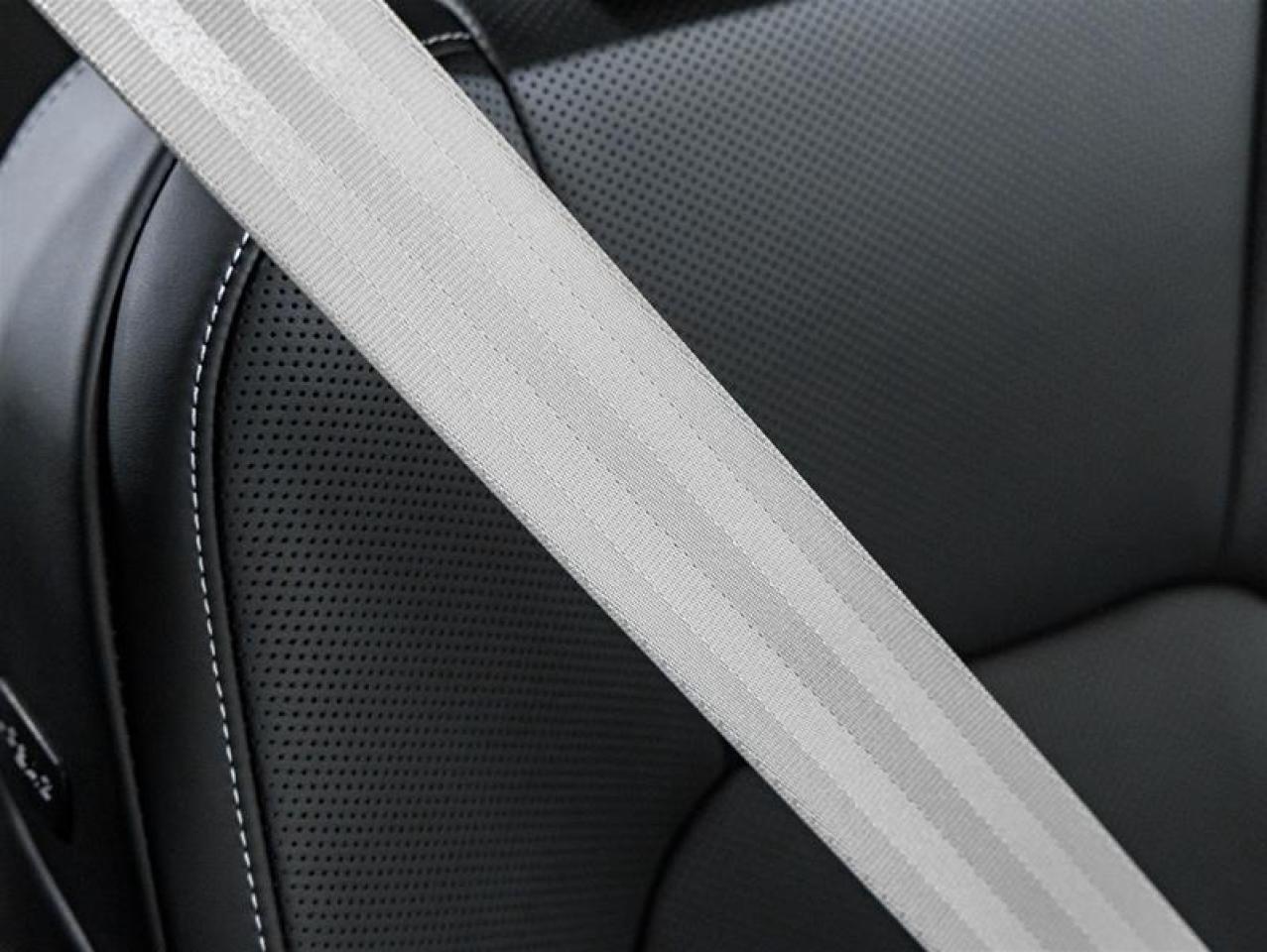 2026 Porsche Macan  Photo