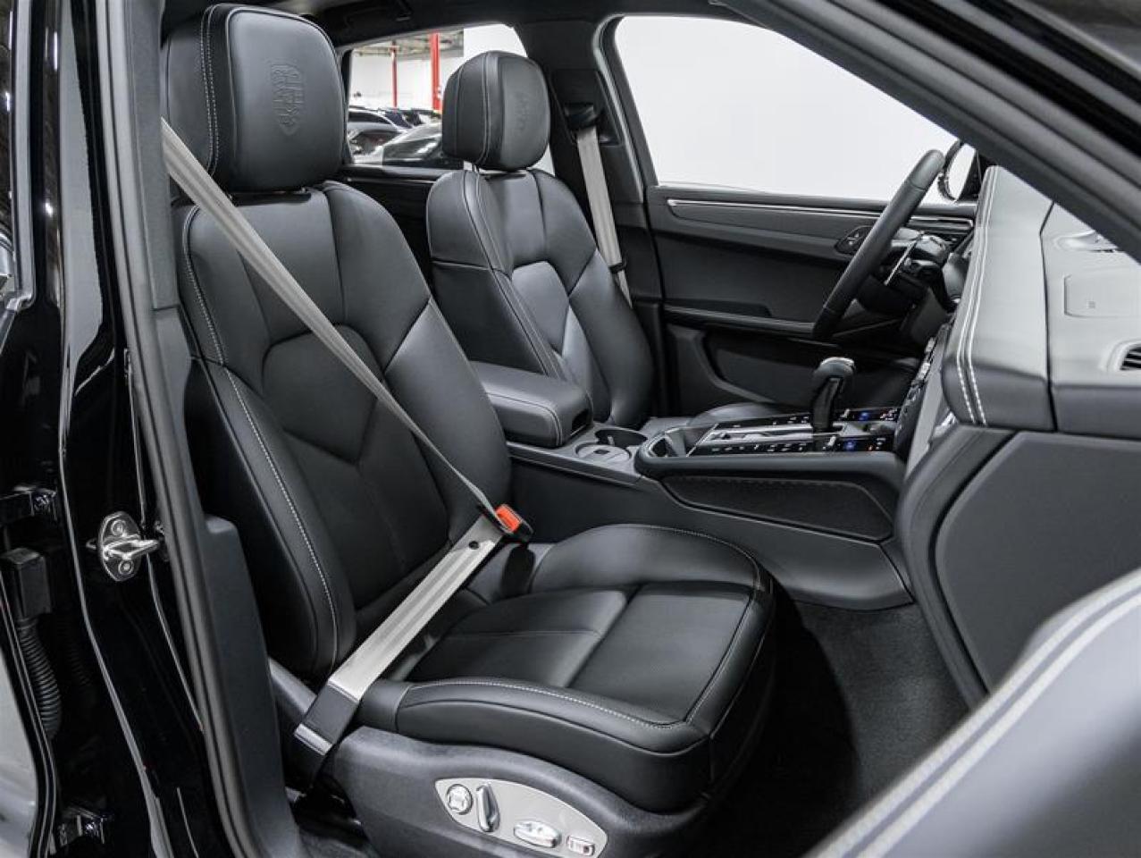 2026 Porsche Macan  Photo