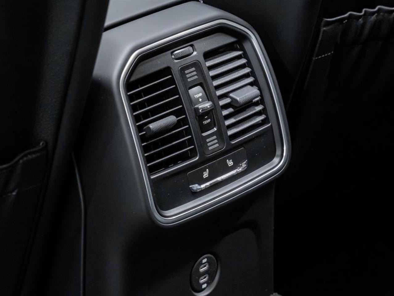 2026 Porsche Macan  Photo