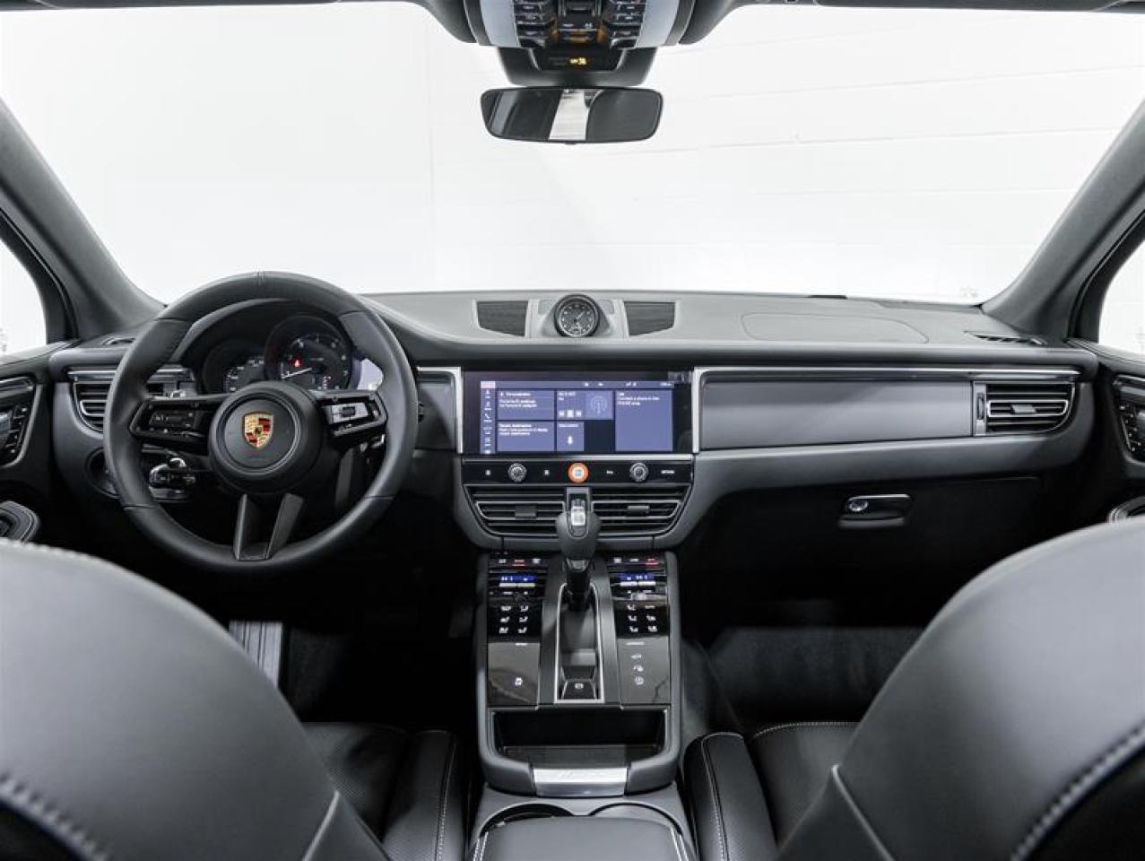 2026 Porsche Macan  Photo