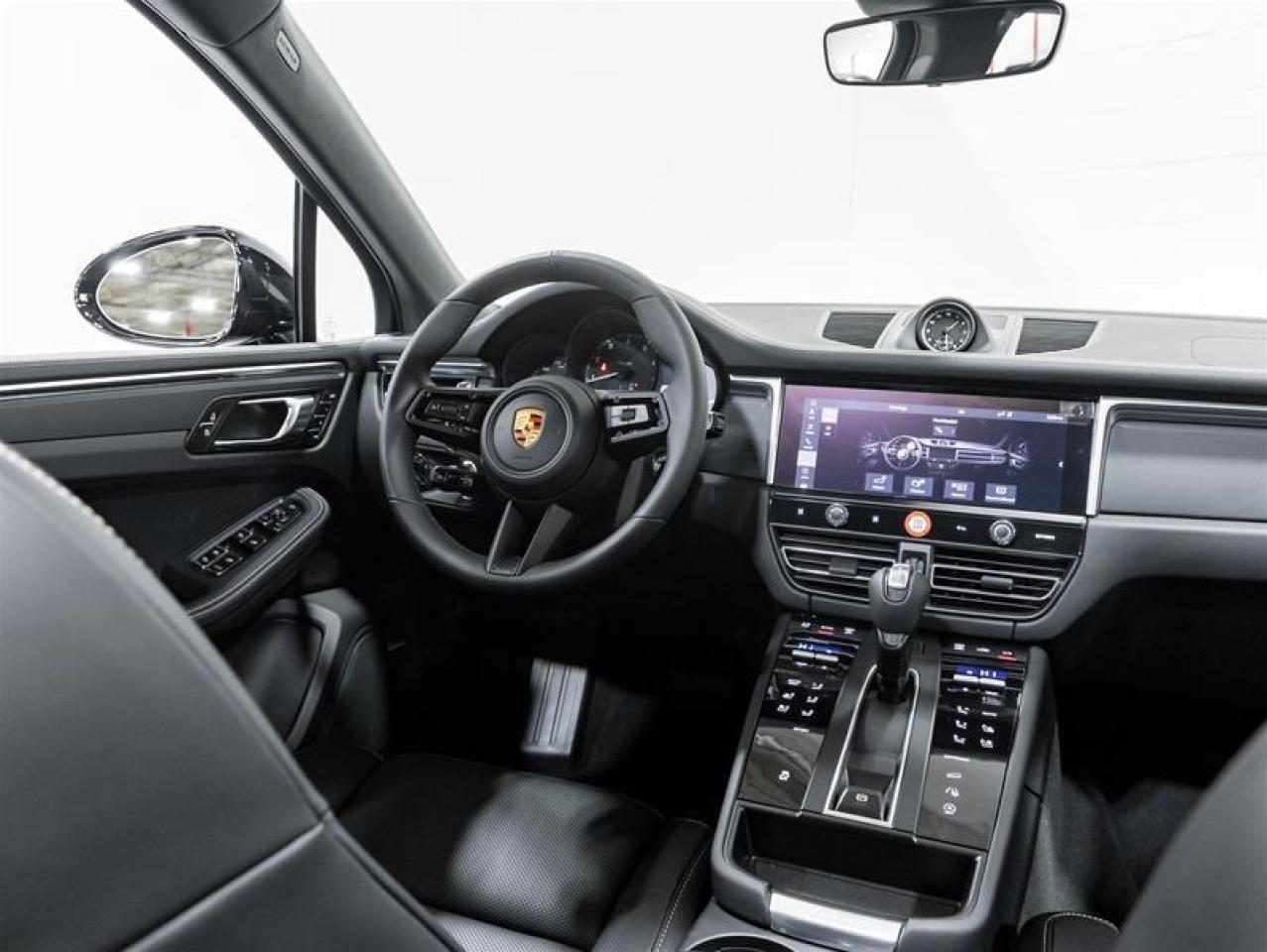 2026 Porsche Macan  Photo