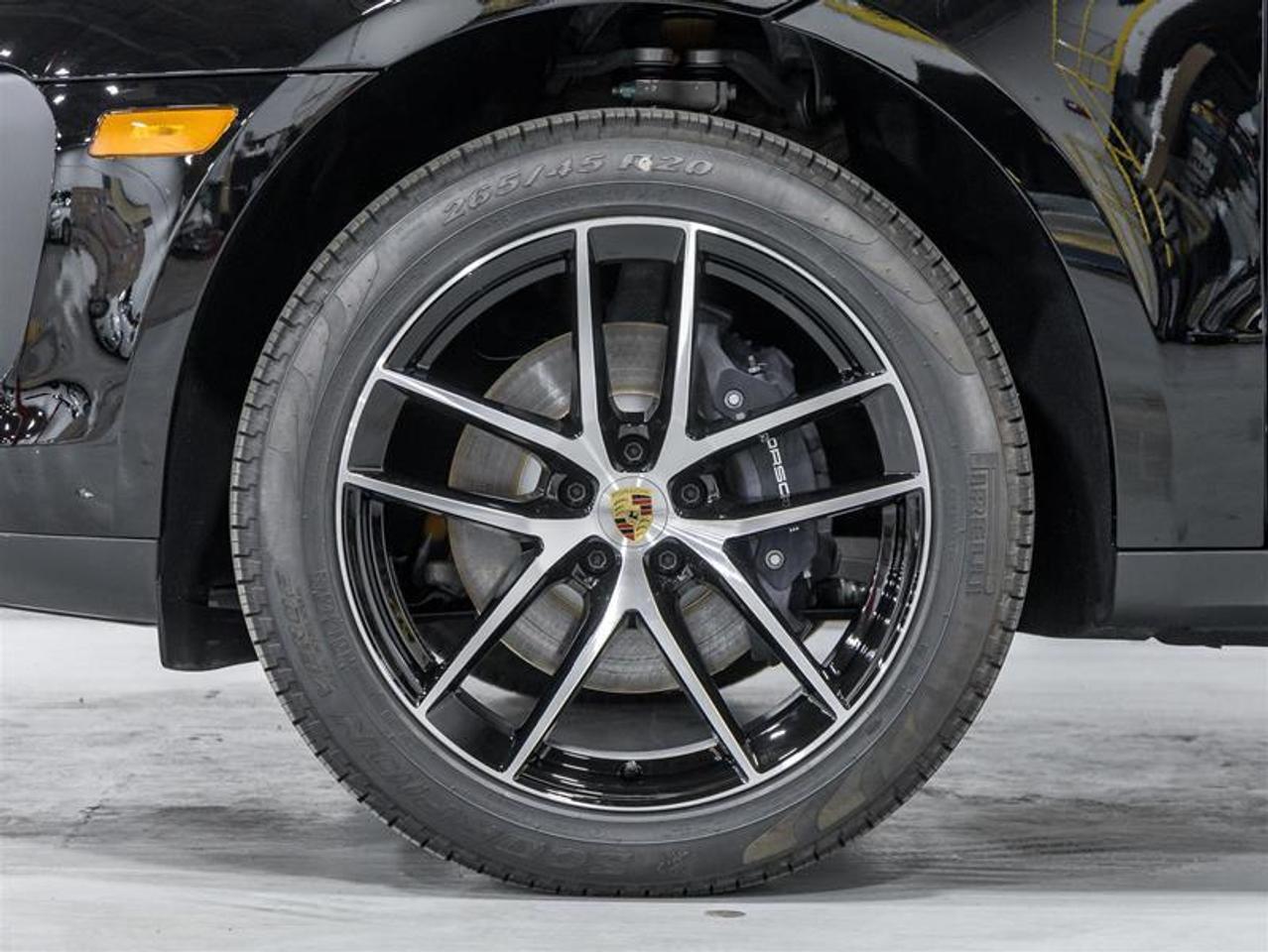 2026 Porsche Macan  Photo