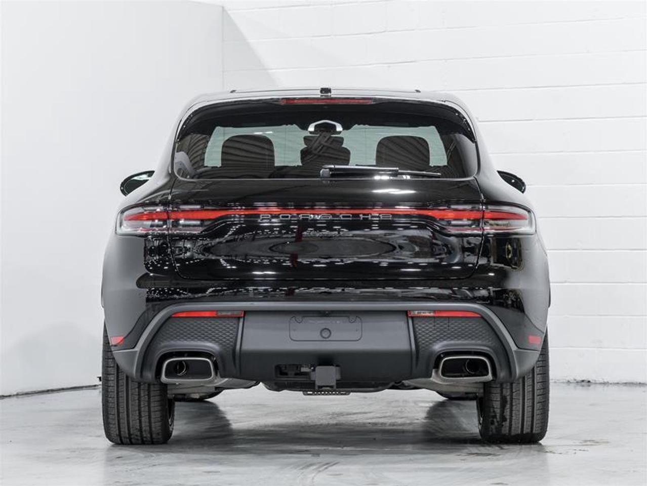 2026 Porsche Macan  Photo