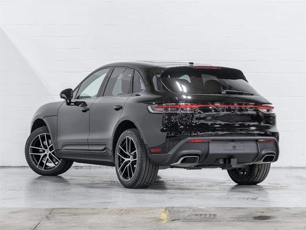 2026 Porsche Macan  Photo