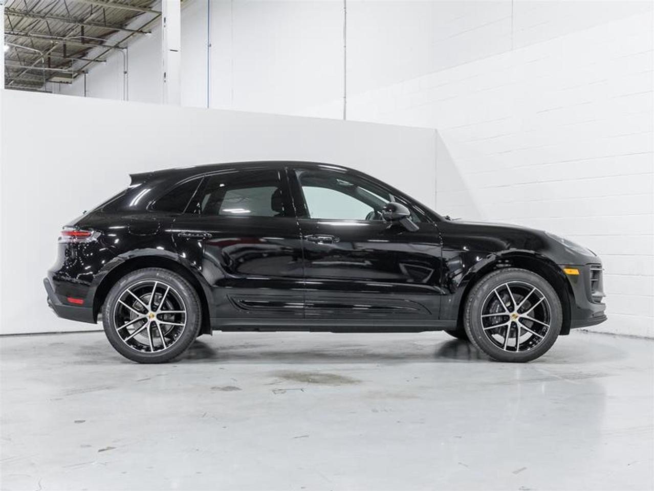 2026 Porsche Macan  Photo