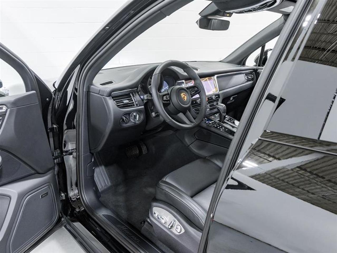 2026 Porsche Macan  Photo