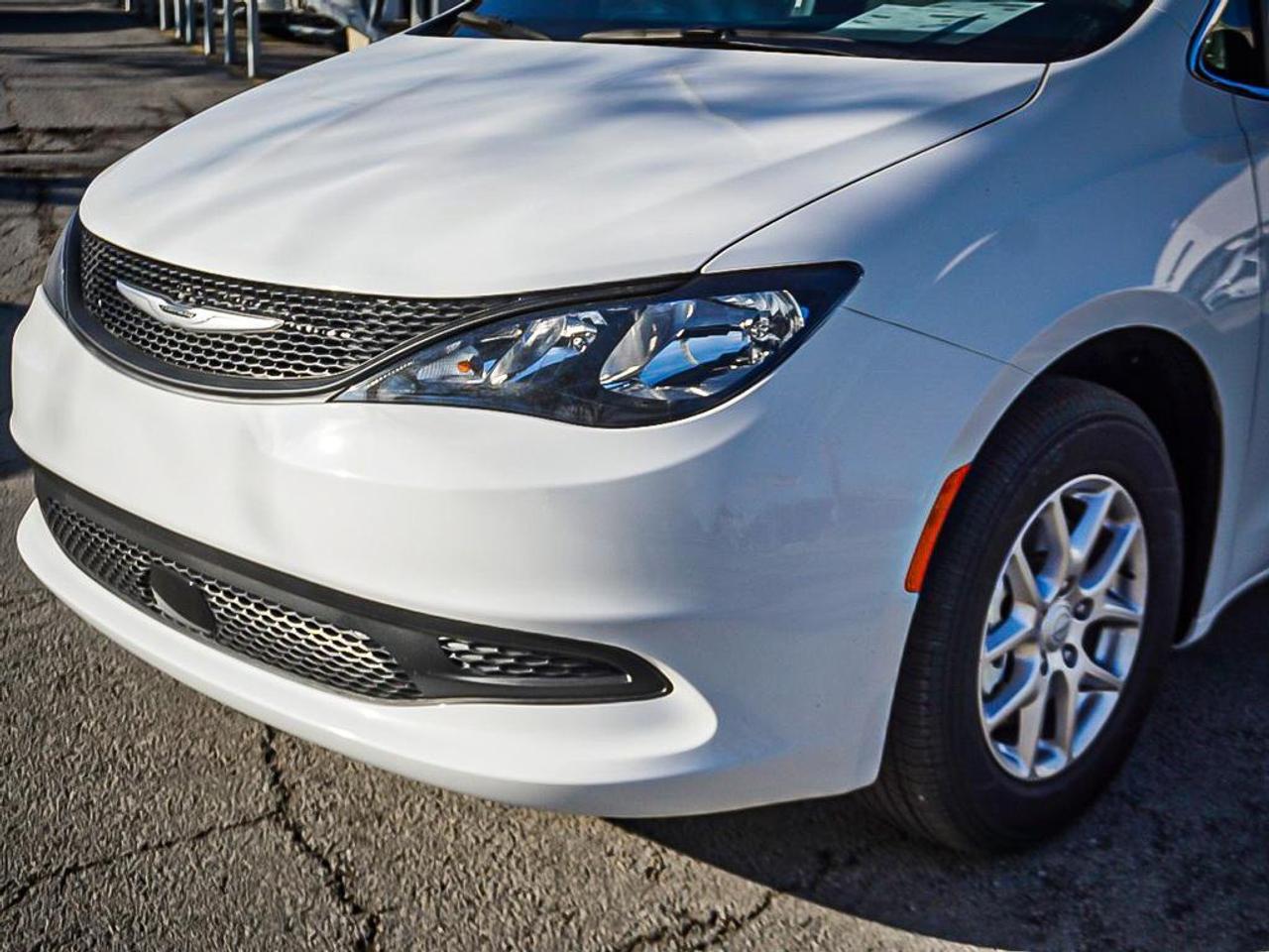 2026 Chrysler Grand Caravan  Photo3