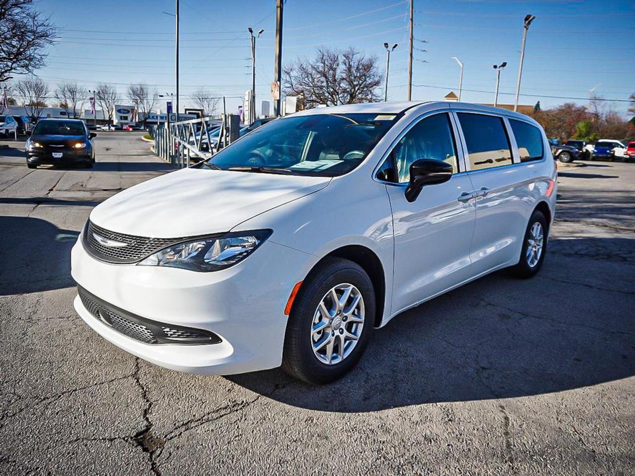 2026 Chrysler Grand Caravan  Photo4