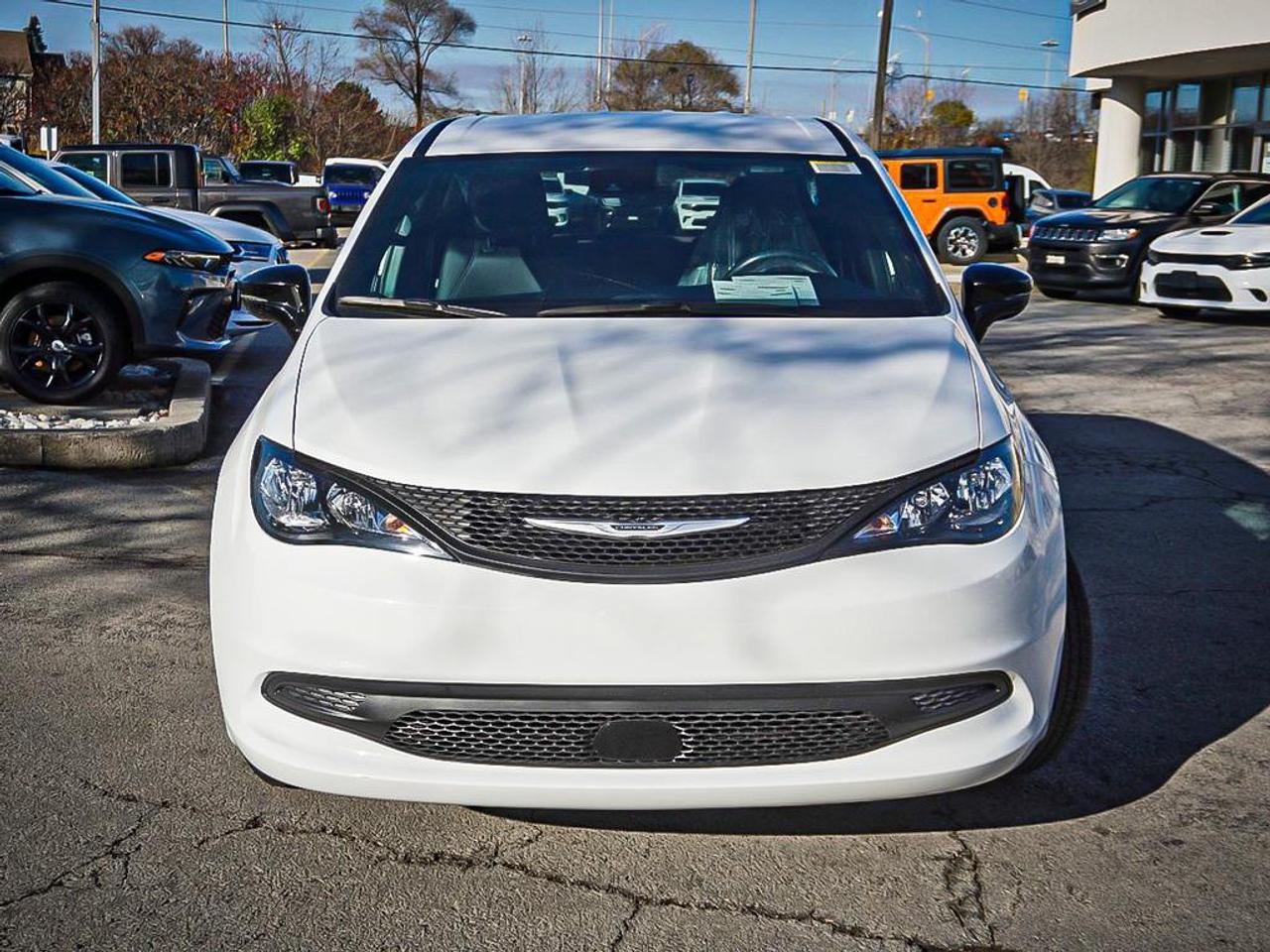 2026 Chrysler Grand Caravan  Photo2