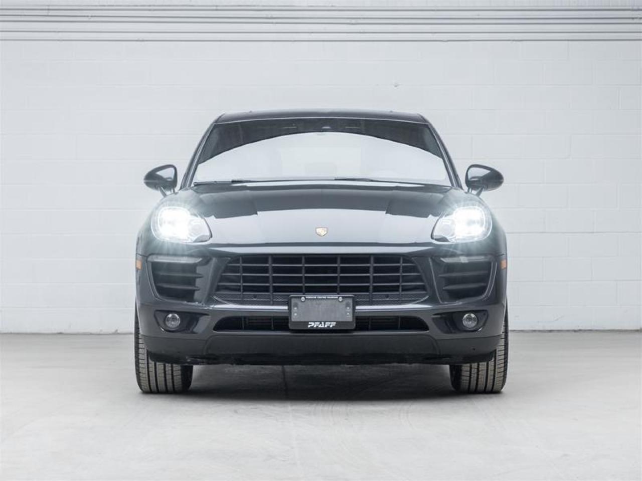 2018 Porsche Macan  Photo