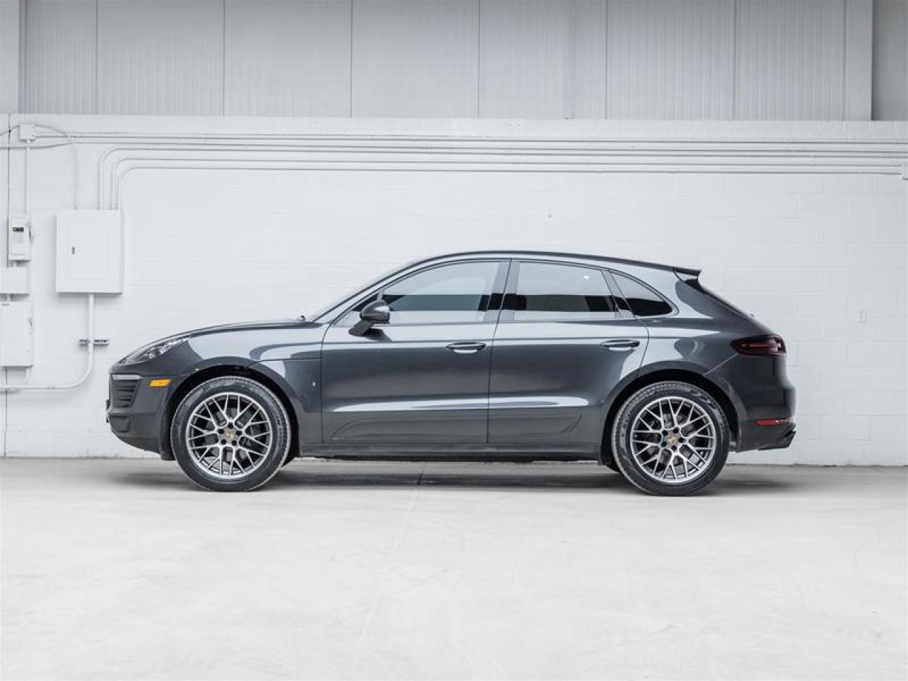 2018 Porsche Macan  Photo