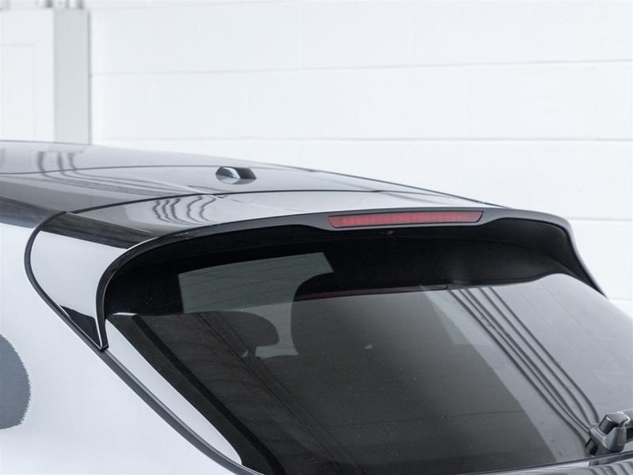 2018 Porsche Macan  Photo