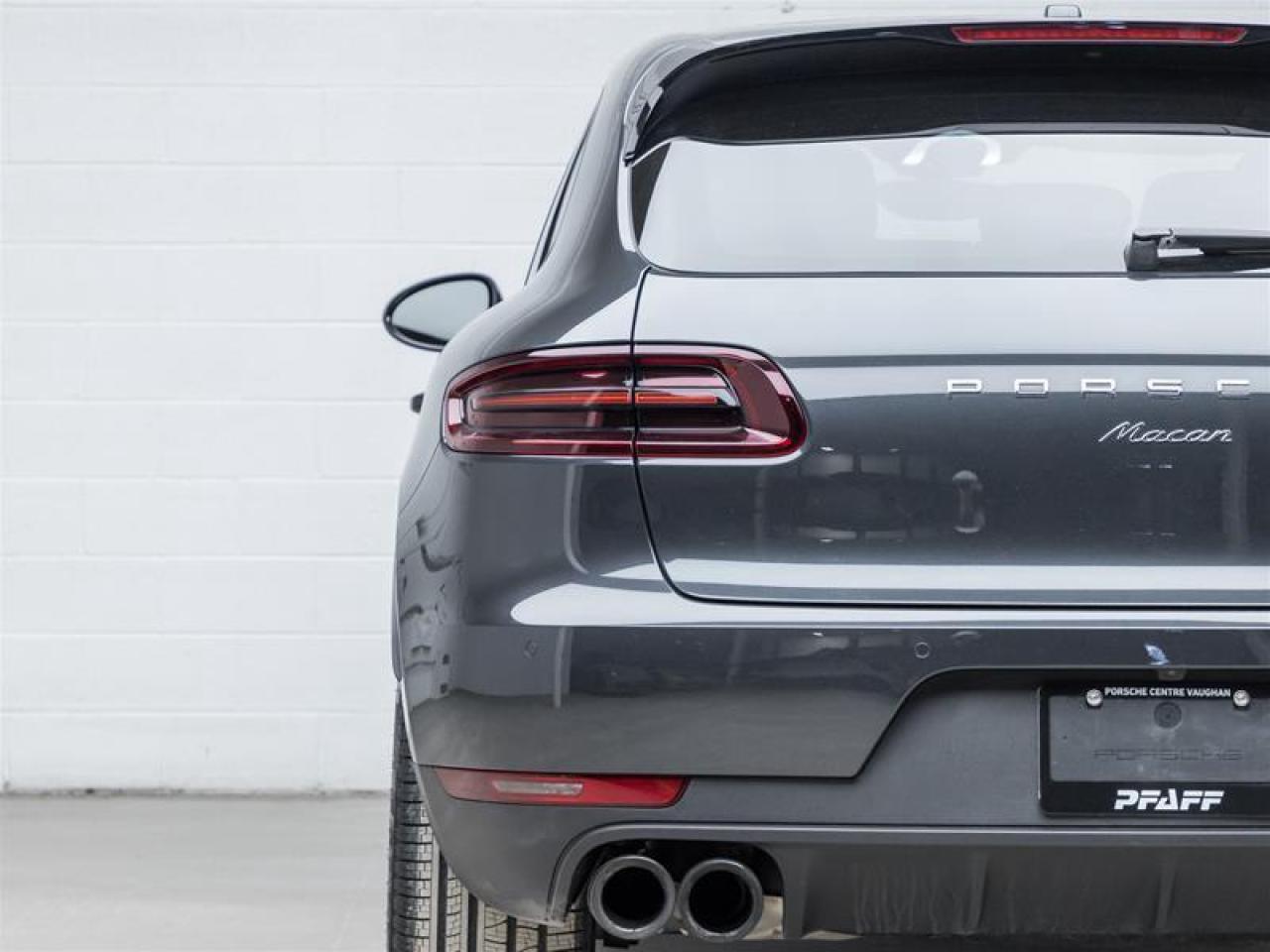 2018 Porsche Macan  Photo