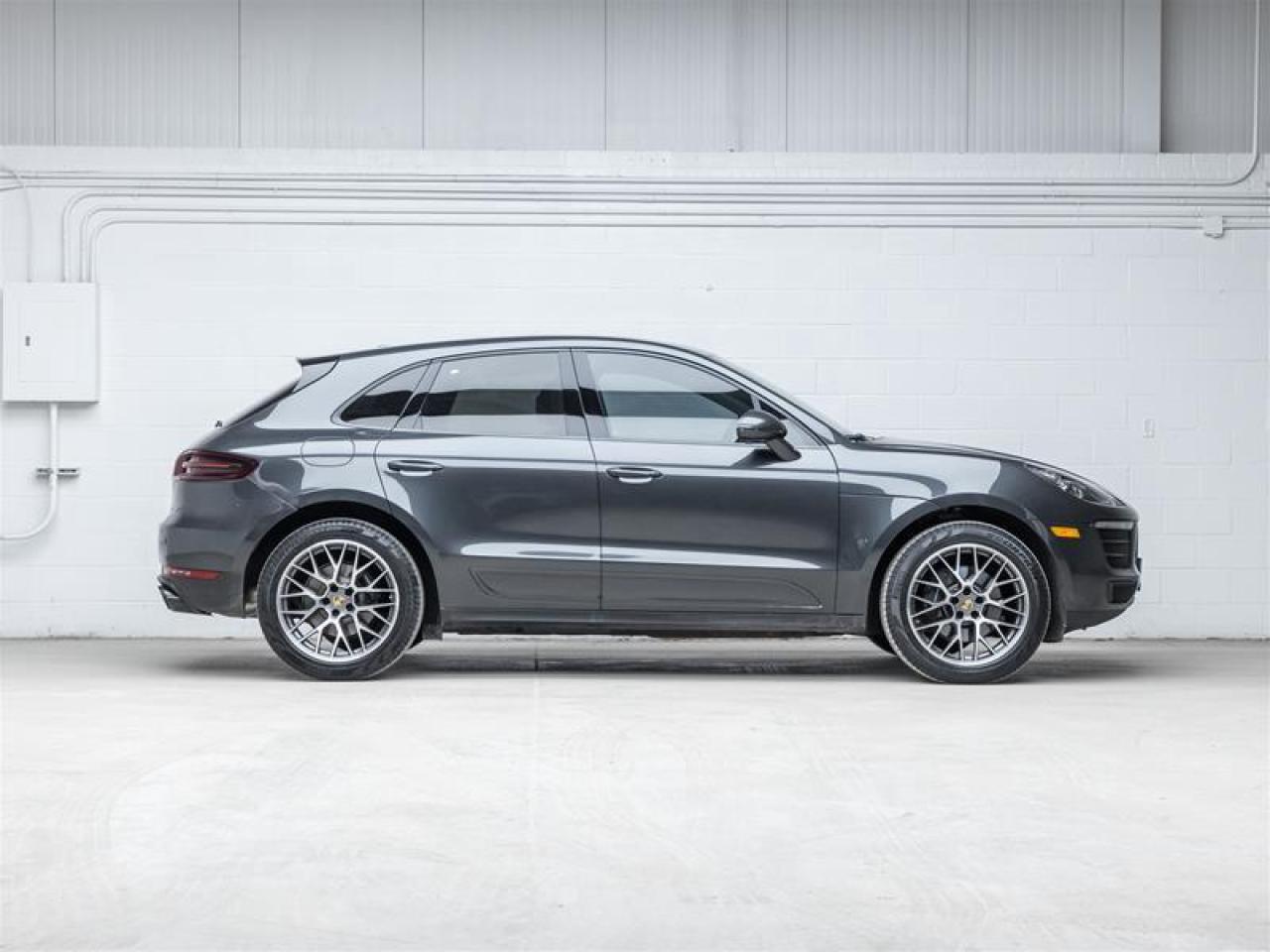 2018 Porsche Macan  Photo