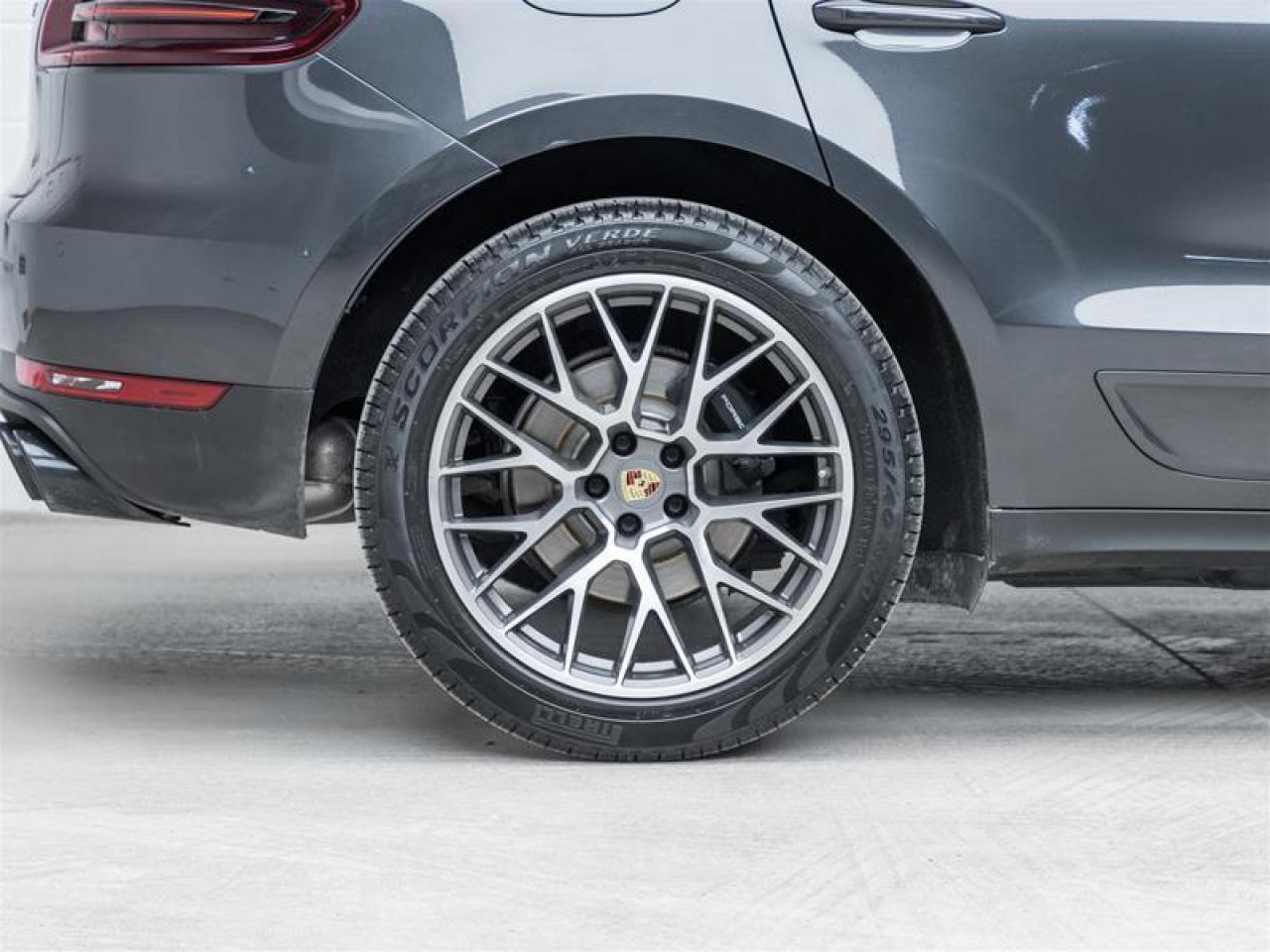 2018 Porsche Macan  Photo