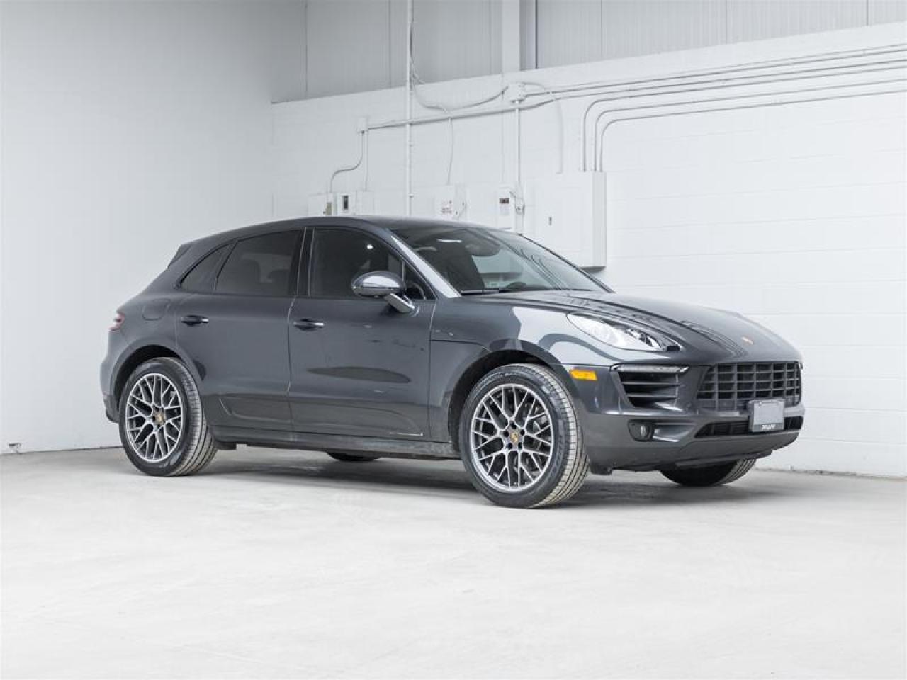 2018 Porsche Macan  Photo