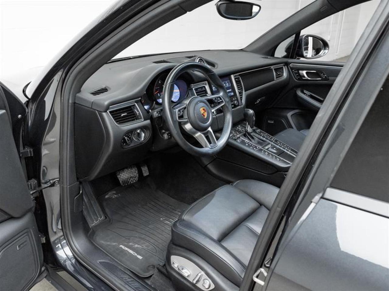 2018 Porsche Macan  Photo