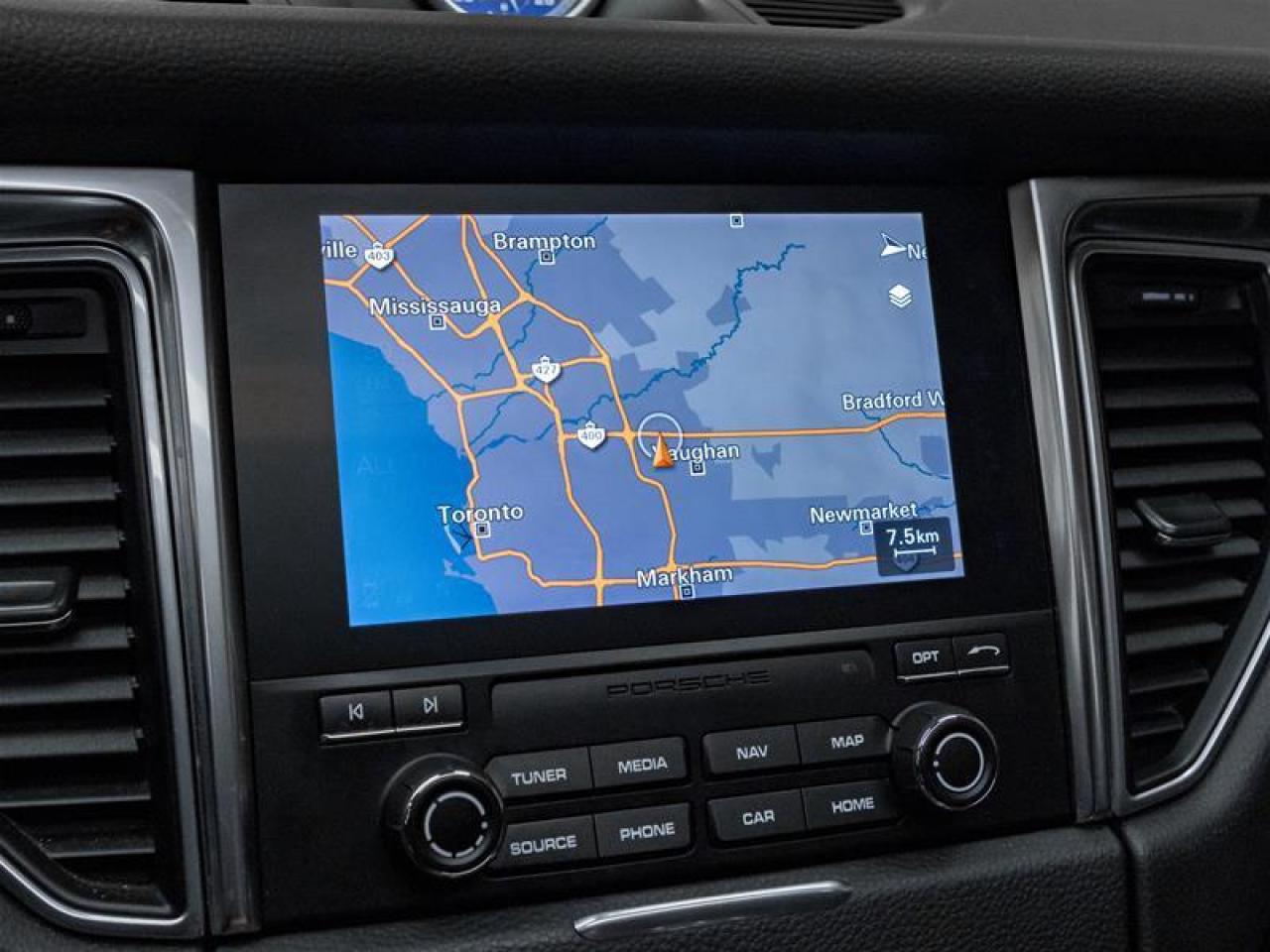 2018 Porsche Macan  Photo