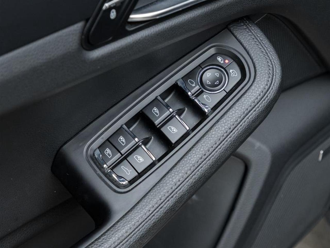 2018 Porsche Macan  Photo