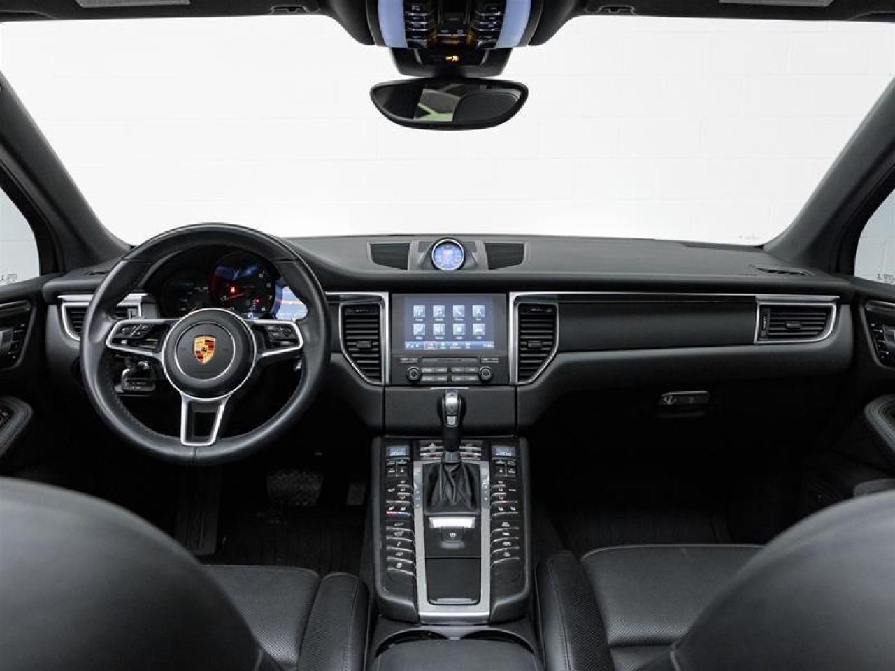 2018 Porsche Macan  Photo