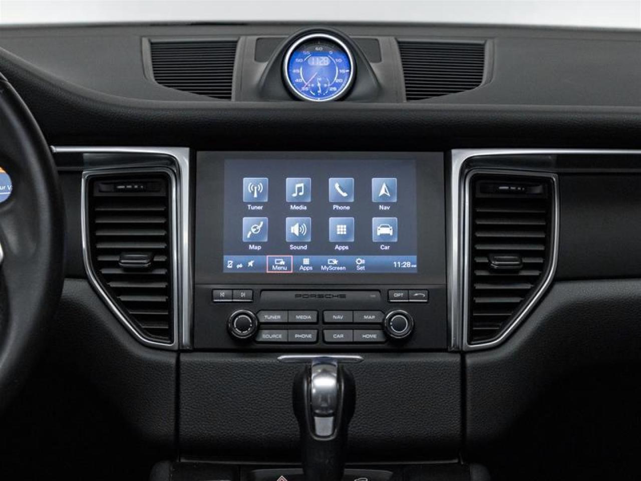 2018 Porsche Macan  Photo