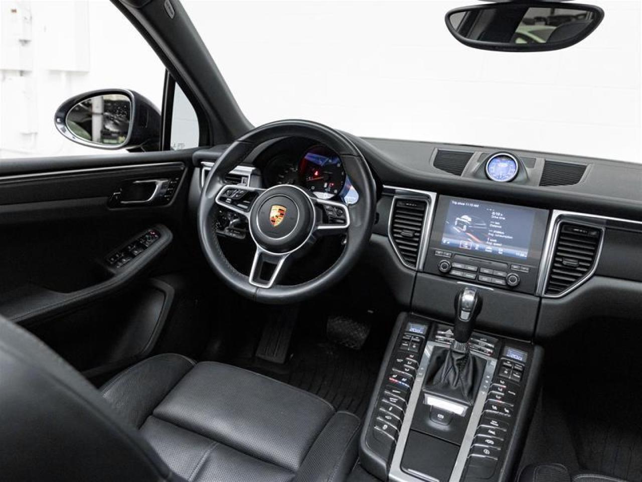 2018 Porsche Macan  Photo