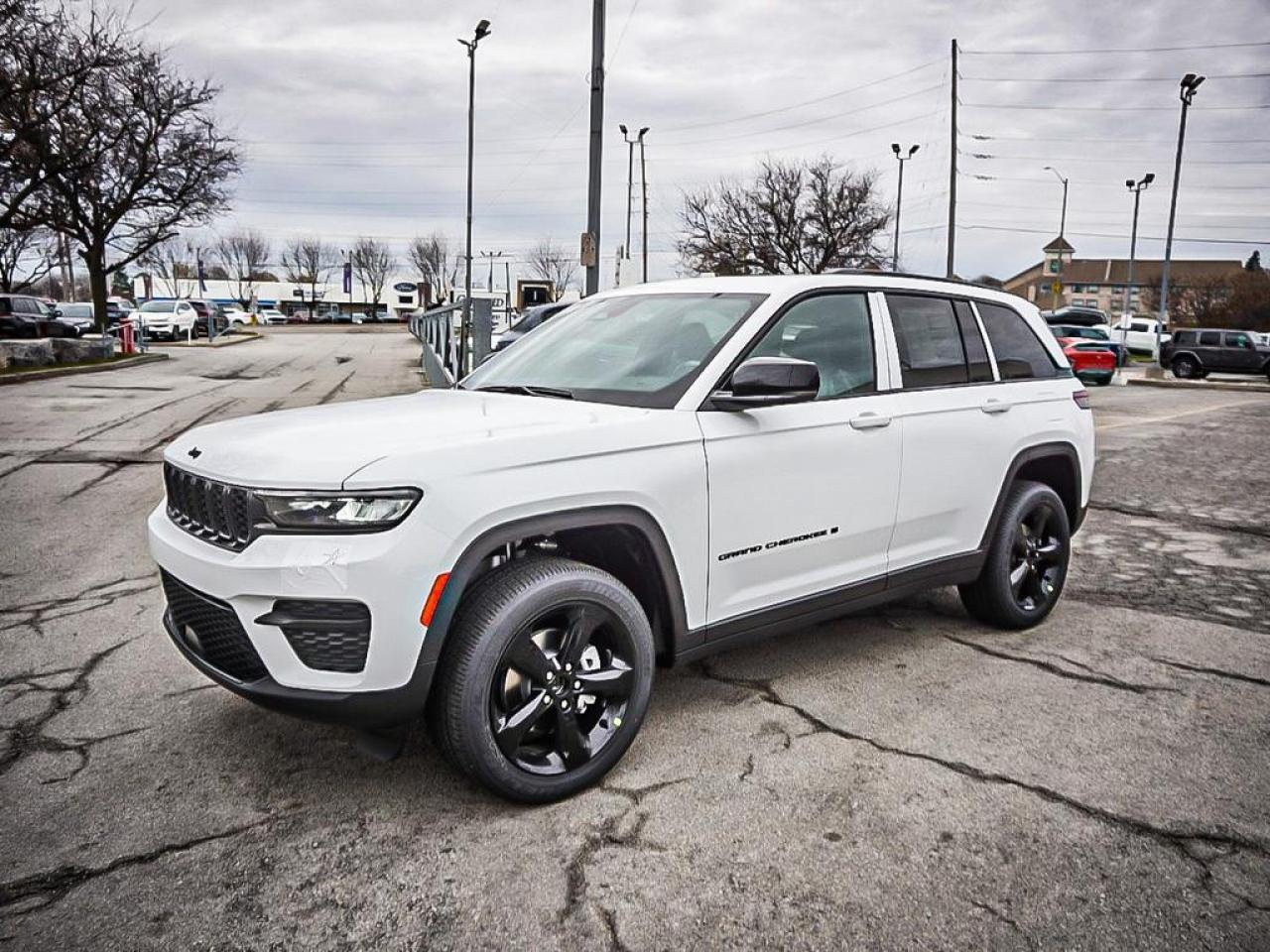 2025 Jeep Grand Cherokee  Photo4