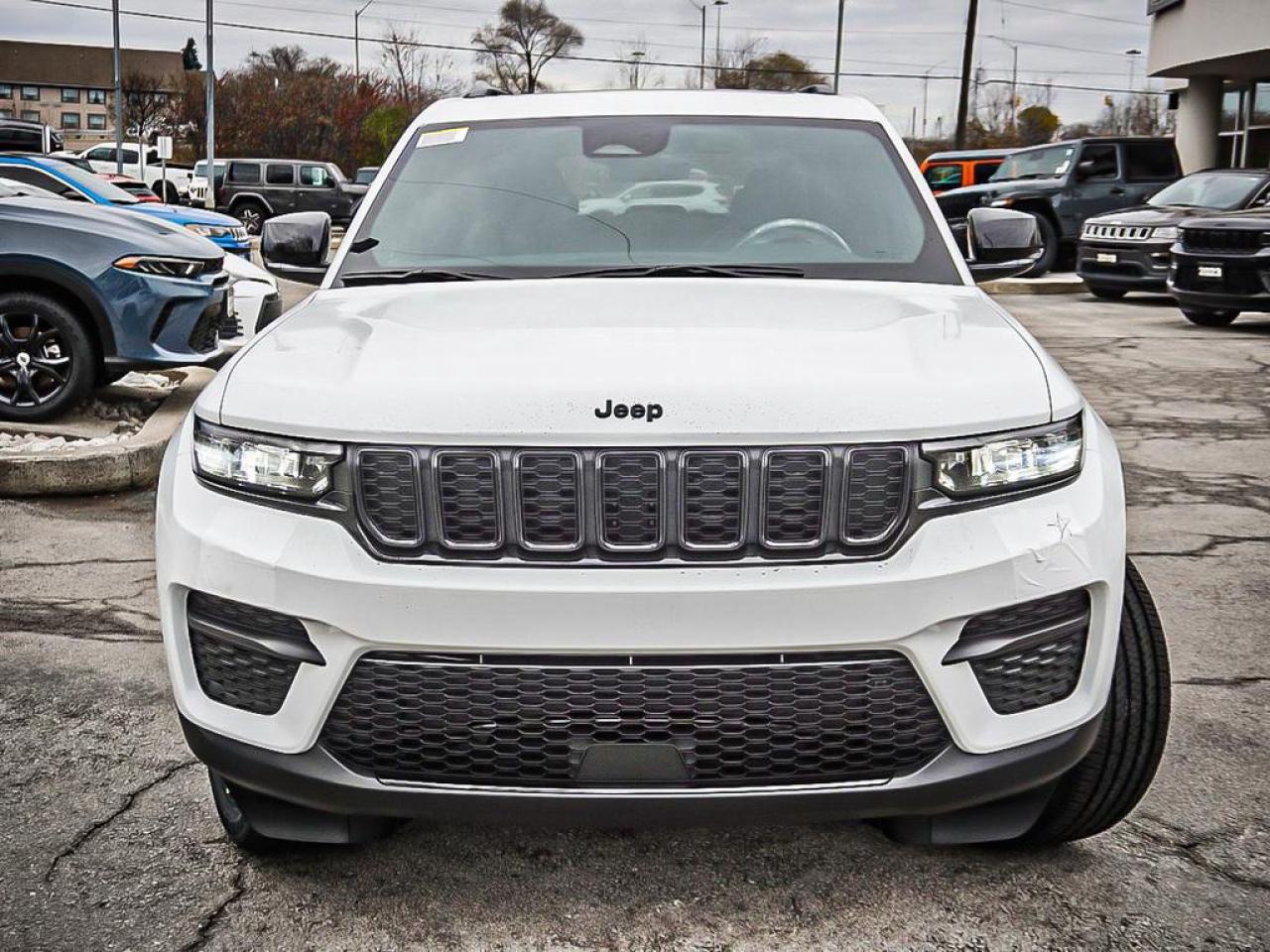 2025 Jeep Grand Cherokee  Photo