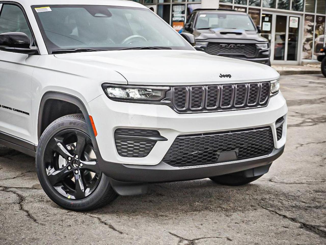 2025 Jeep Grand Cherokee  Photo