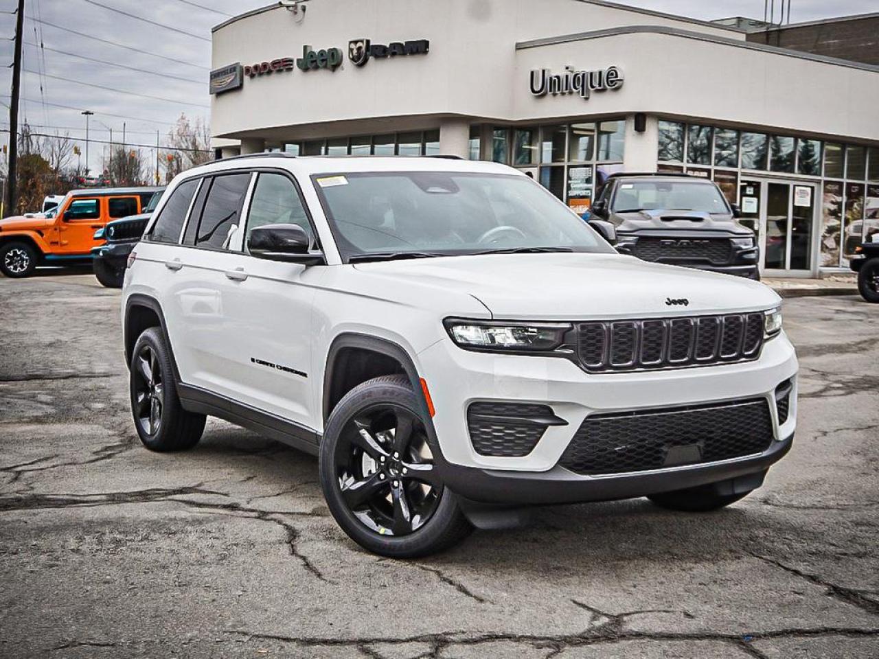 2025 Jeep Grand Cherokee  Photo
