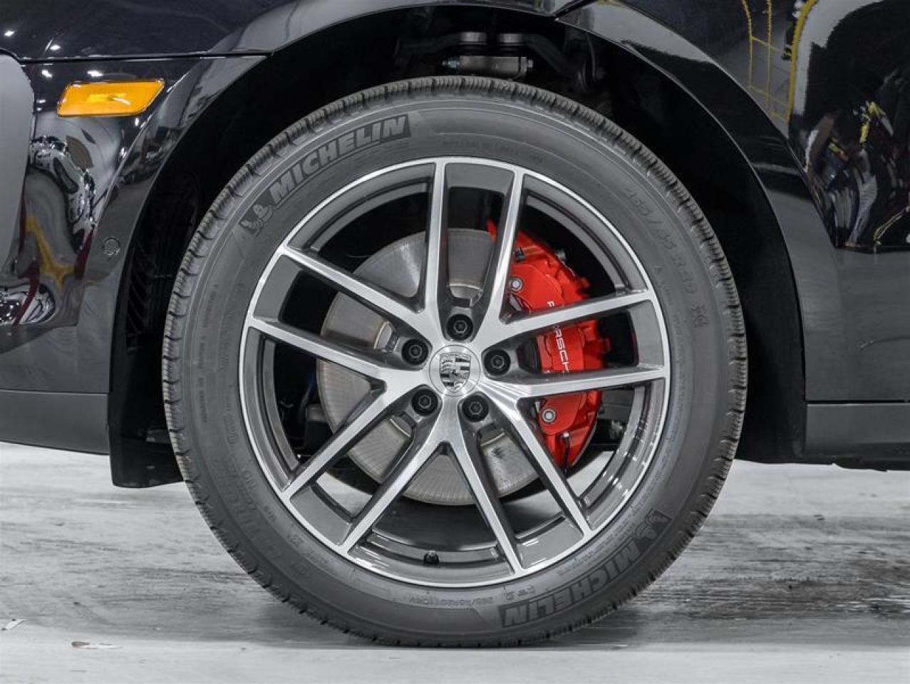 2026 Porsche Macan  Photo4