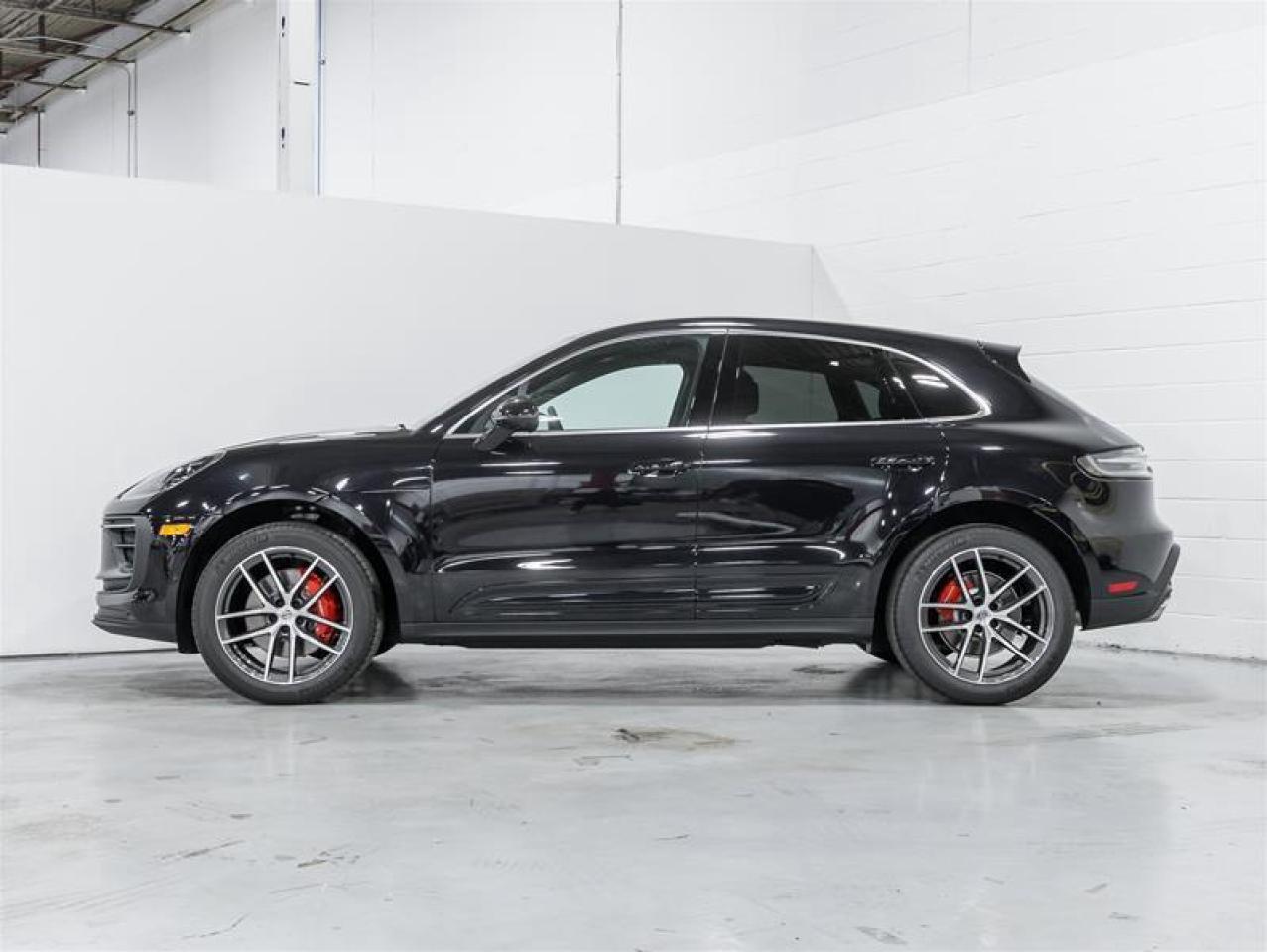 2026 Porsche Macan  Photo3