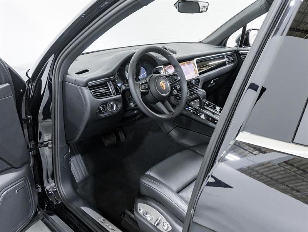 2026 Porsche Macan  Photo