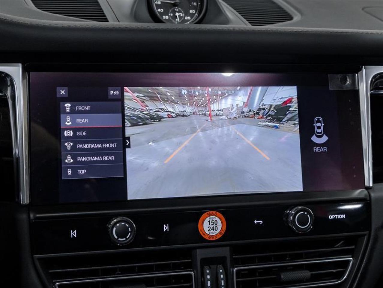 2026 Porsche Macan  Photo