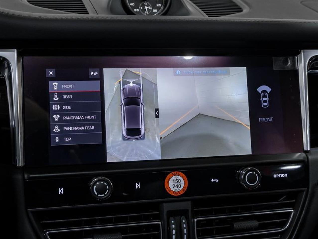 2026 Porsche Macan  Photo