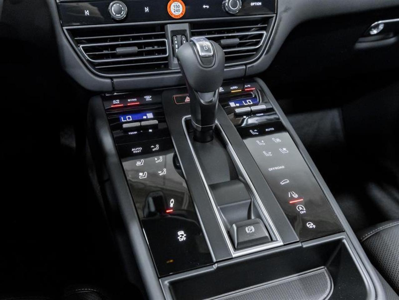 2026 Porsche Macan  Photo