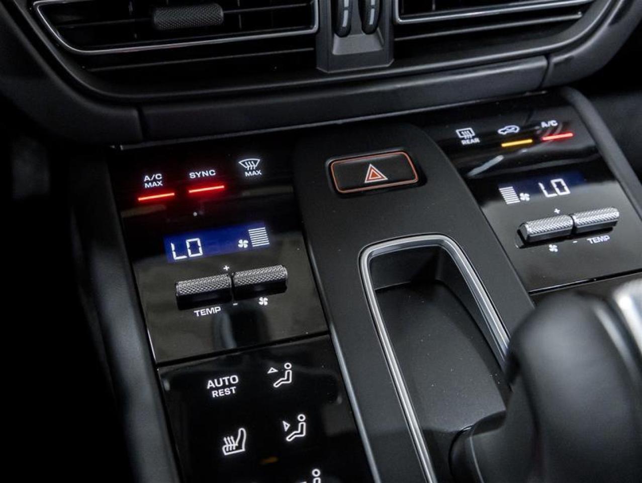 2026 Porsche Macan  Photo