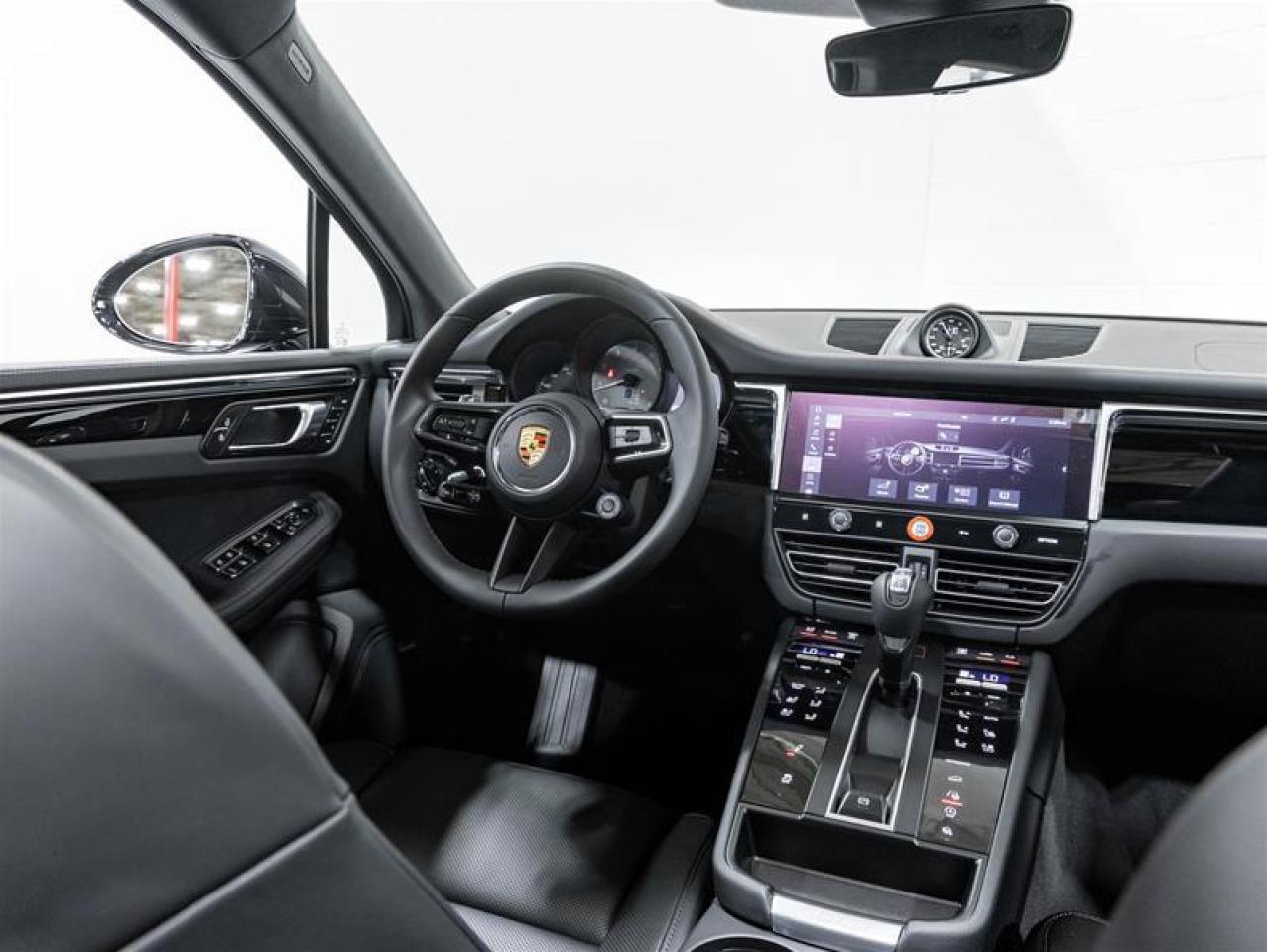 2026 Porsche Macan  Photo