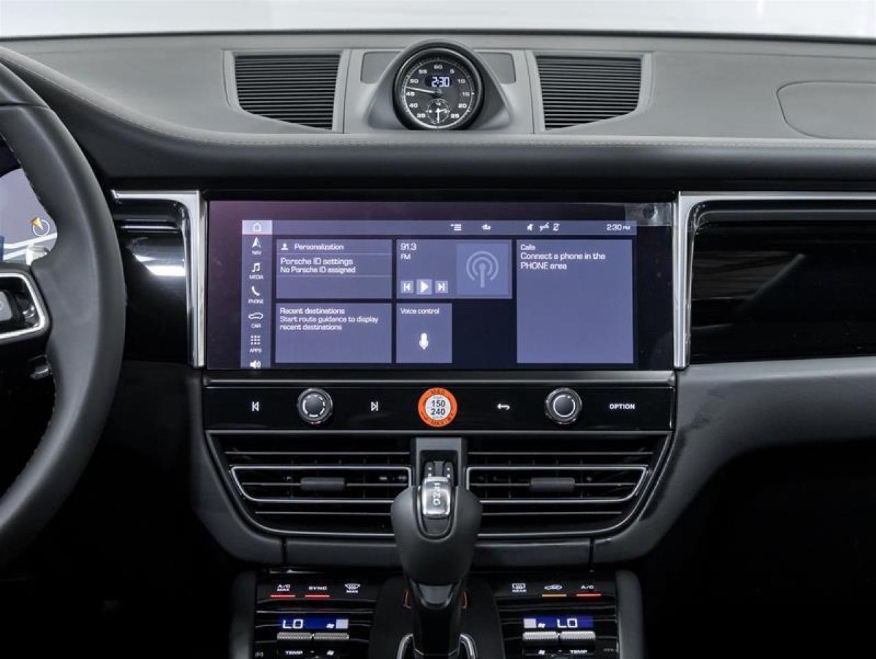 2026 Porsche Macan  Photo