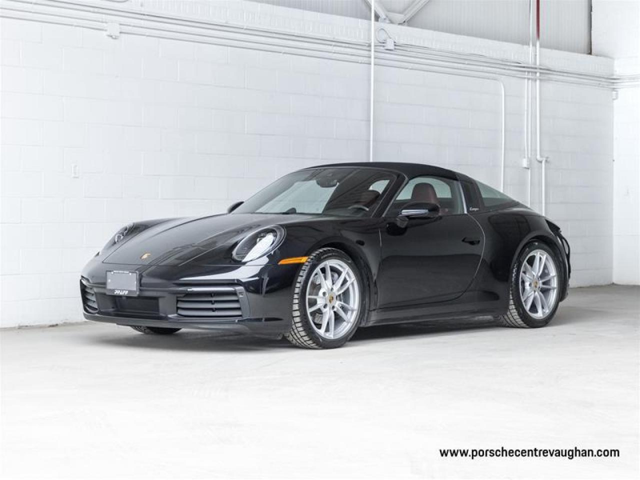 2024 Porsche 911  Photo0